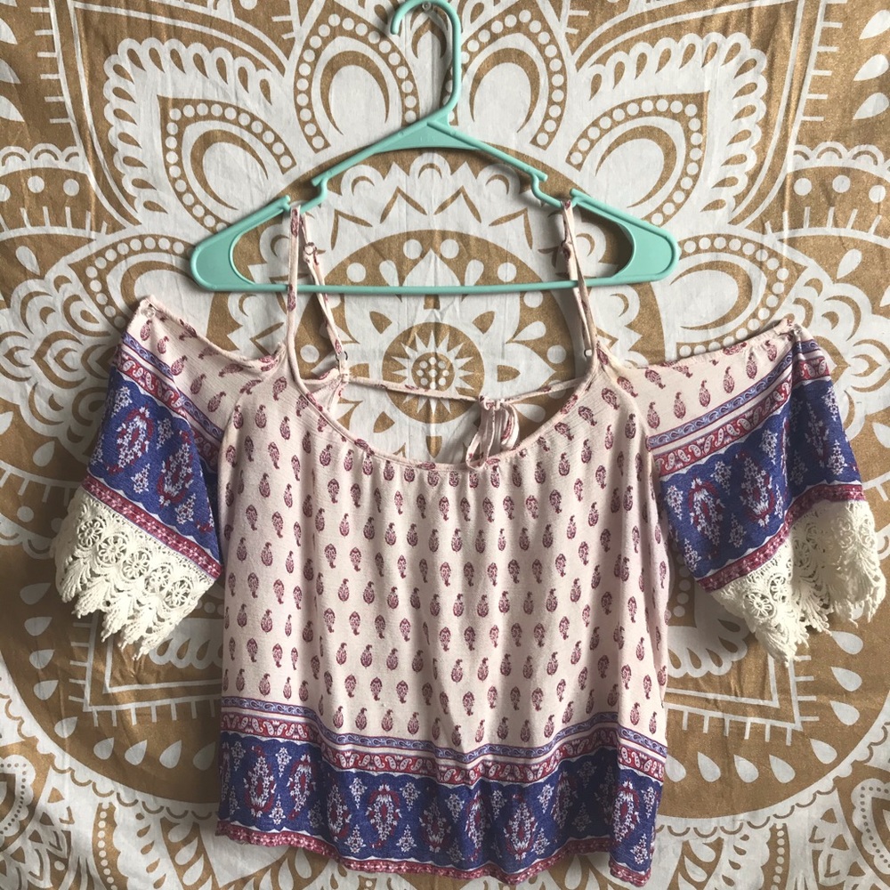 Cute flowey off the shoulder blouse